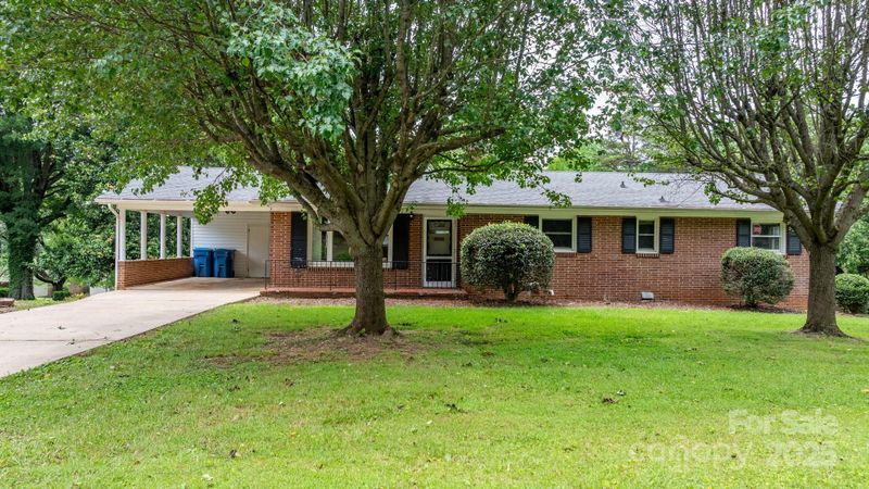 1753 28th St NE, Hickory, NC 28601