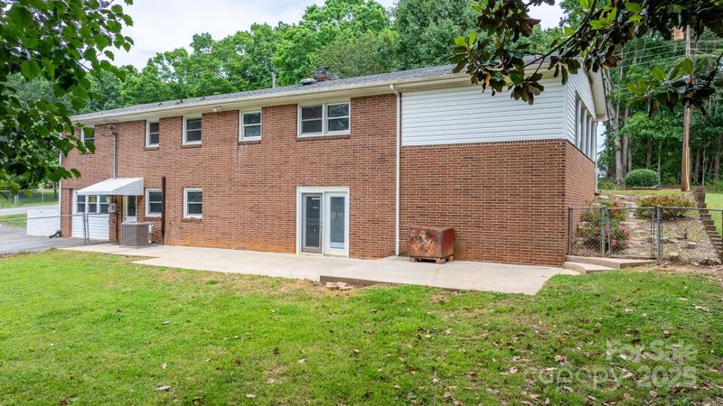 1753 28th St NE, Hickory, NC 28601