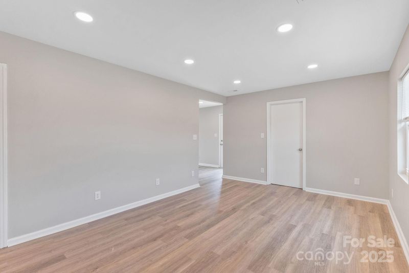 2511 Linwood Rd, Gastonia, NC 28052