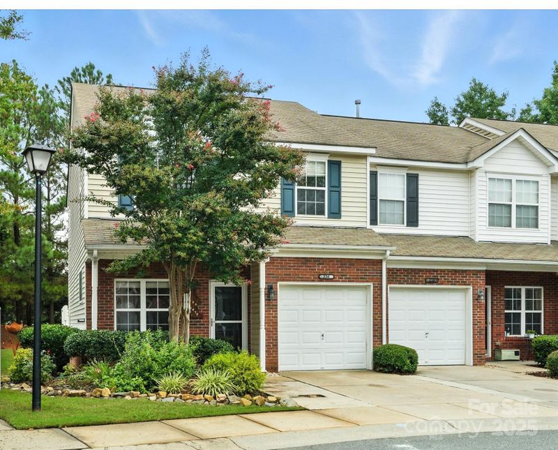 236 Azteca Dr, Matthews, NC 28104