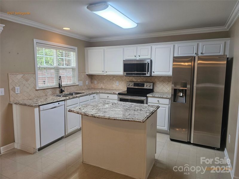 9237 Bellegarde Dr, Charlotte, NC 28277