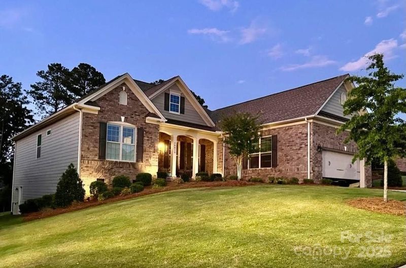 16010 Vale Ridge Dr, Charlotte, NC 28278