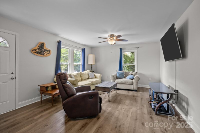 5371 Davidson Rd, Davidson, NC 28036