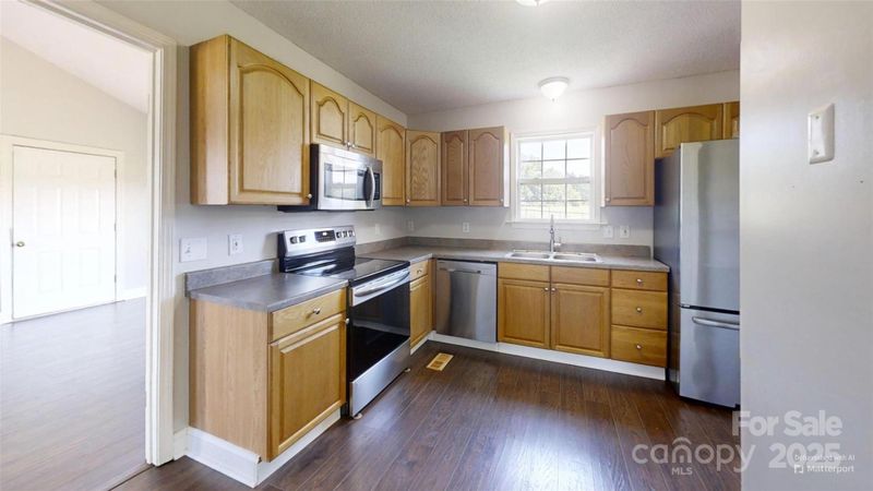 2377 Mintew Cir, Lincolnton, NC 28092