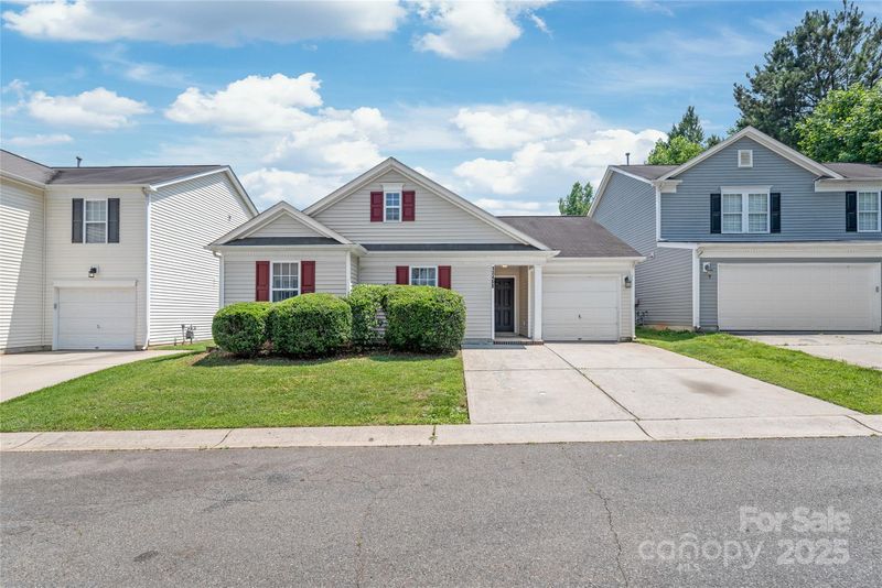 13408 Golden Apple Ct, Charlotte, NC 28215