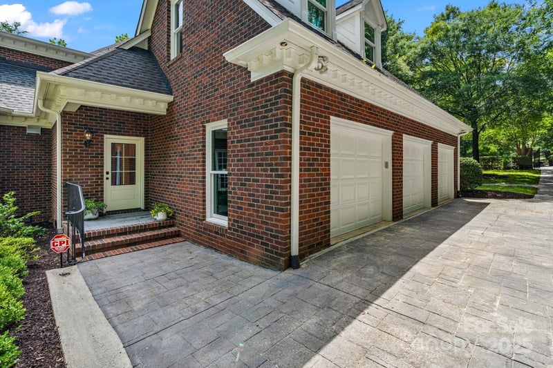 4920 Parview Dr S, Charlotte, NC 28226