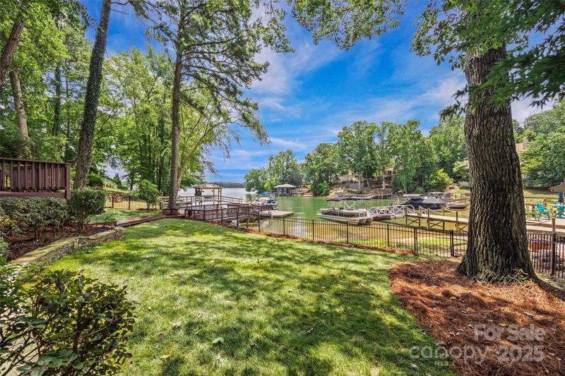 1091 Palmyra Dr, Tega Cay, SC 29708