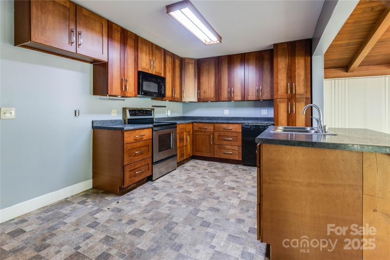 204 Blanche Ave, Belmont, NC 28012