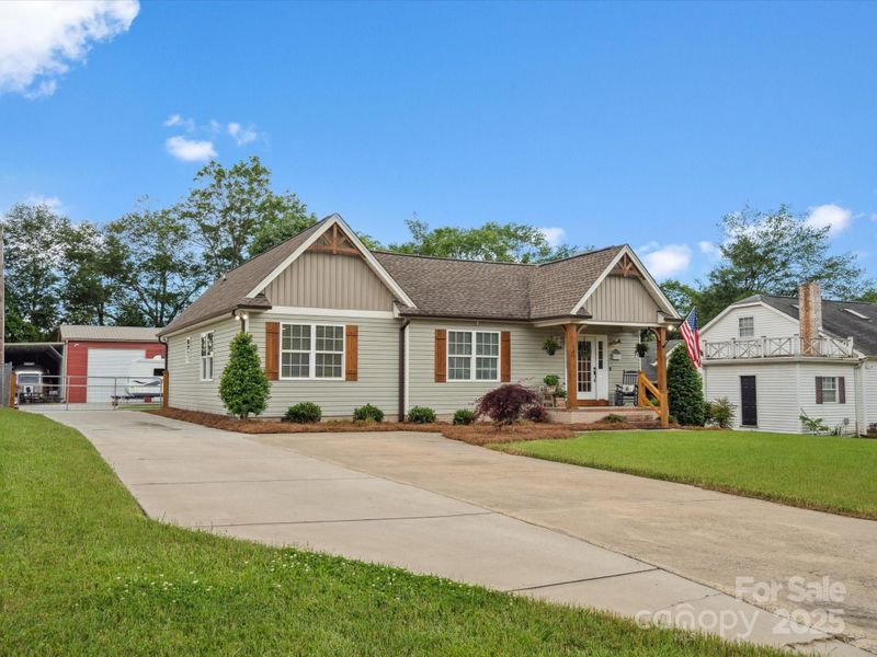 107 Pressley St, Clover, SC 29710