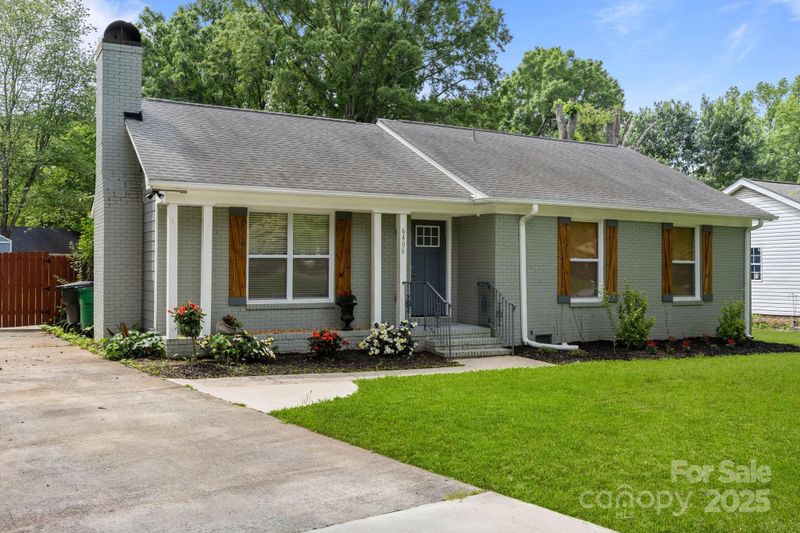 6406 Old Meadow Rd, Charlotte, NC 28227