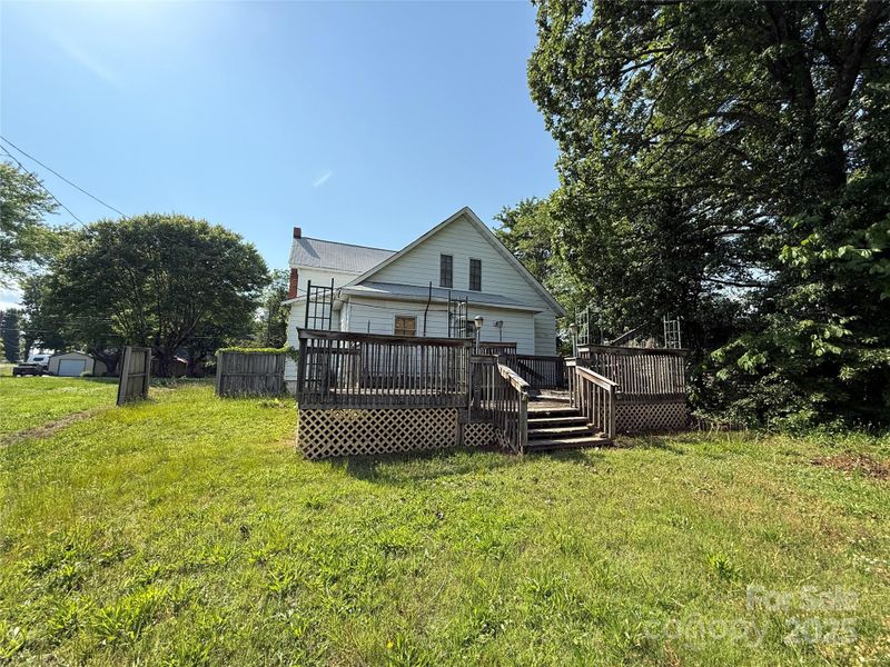 1445 33rd St SW, Hickory, NC 28602