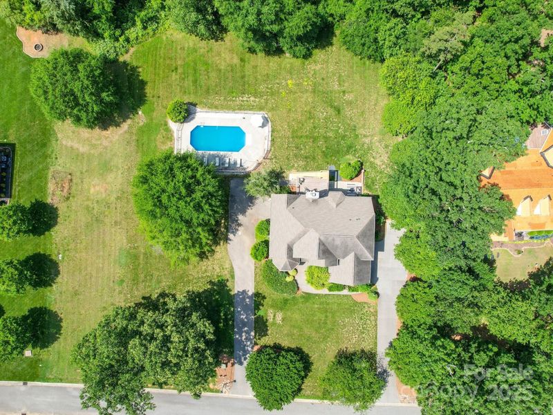 1508 Avalon Oaks Ct, Dallas, NC 28034