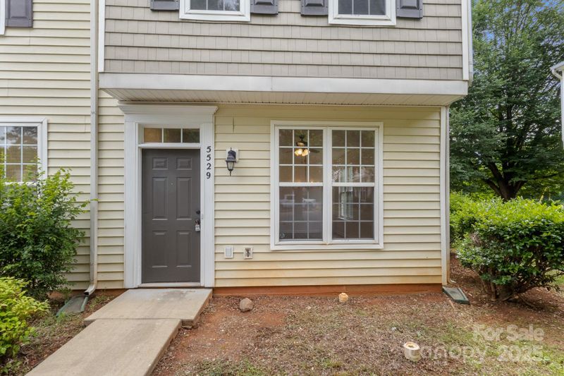 5529 Seths Dr, Charlotte, NC 28269