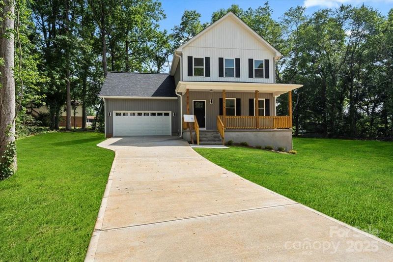 4541 Kings Ct, Hickory, NC 28602