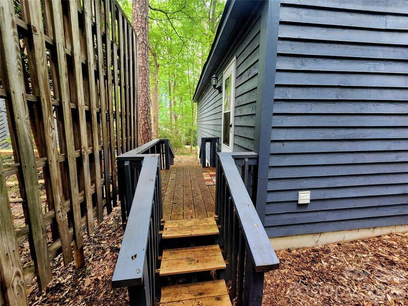 2800 Patio Ln, Gastonia, NC 28056