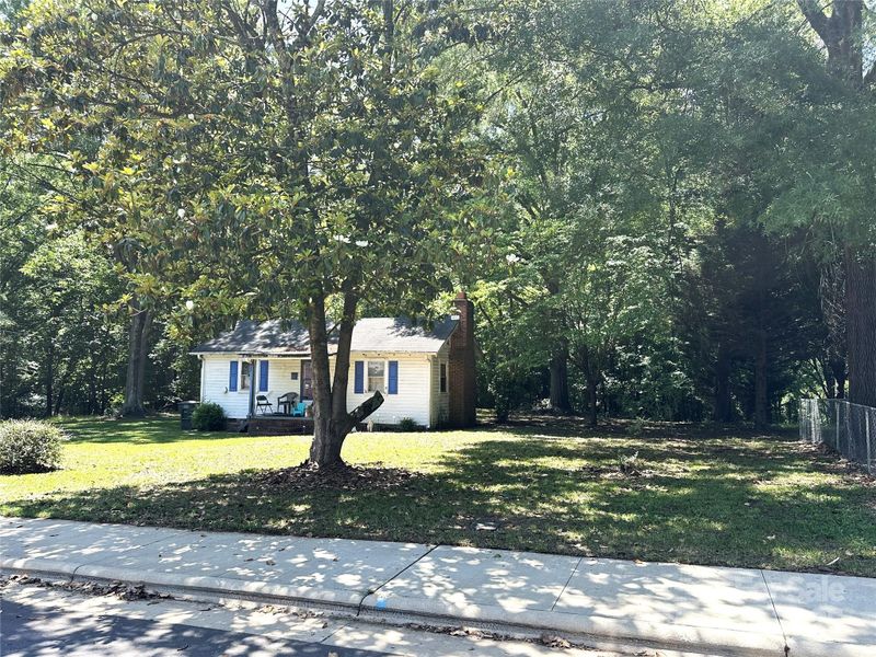 555 Ridge Ave, Mooresville, NC 28115