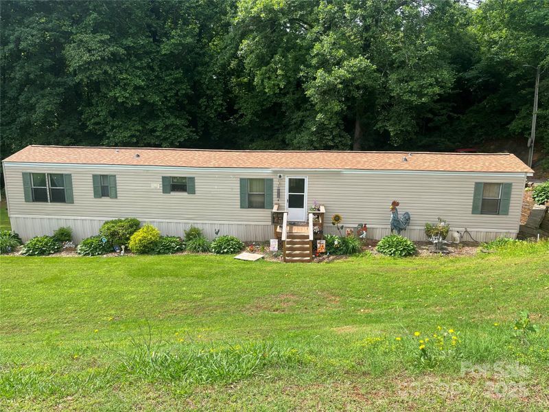 2165 Peanuts Ln, Newton, NC 28658