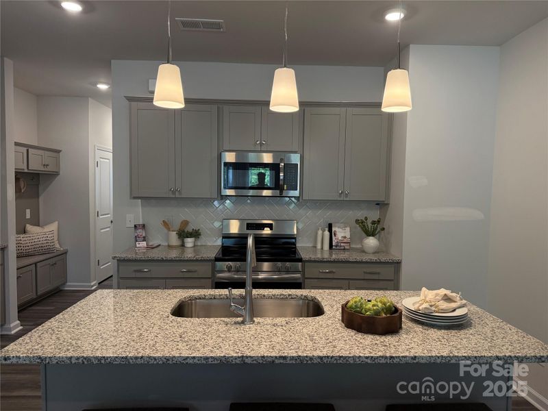 4706 Lakeview Rd #9, Charlotte, NC 28216