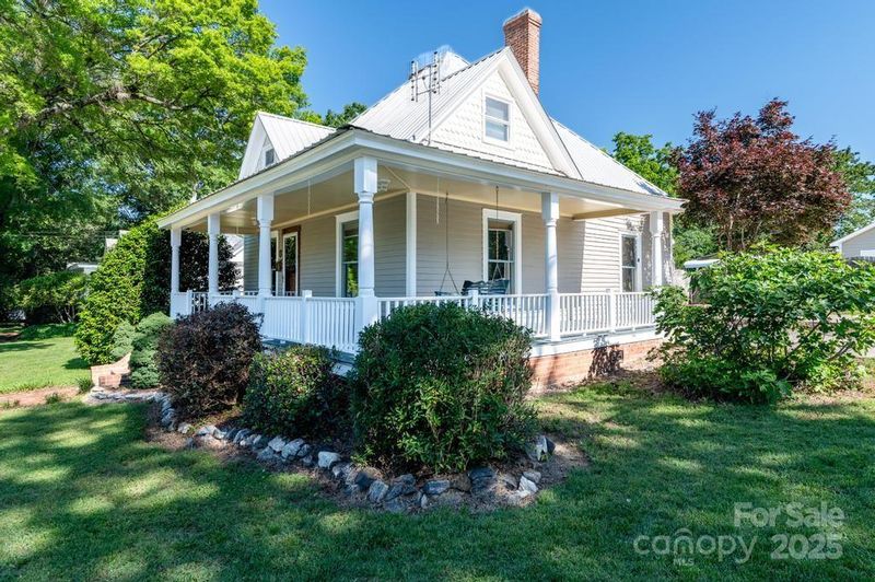 328 E Center Ave, Mooresville, NC 28115
