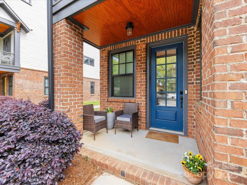 933 E 36th St, Charlotte, NC 28205