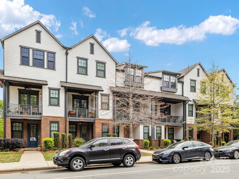 933 E 36th St, Charlotte, NC 28205