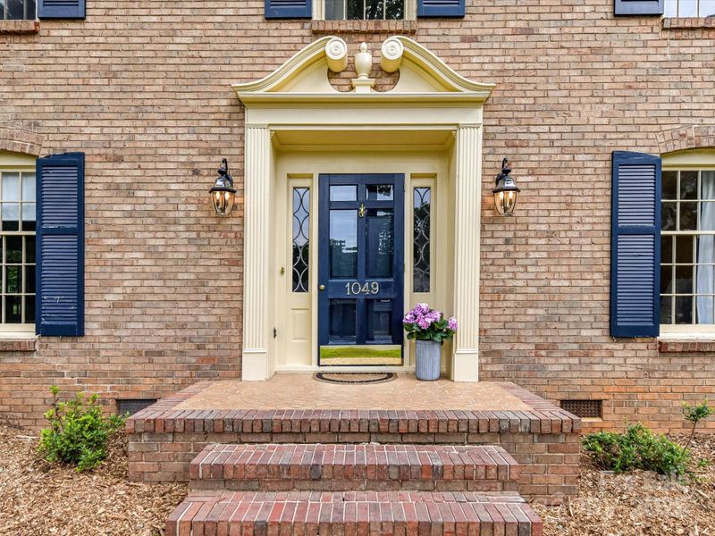 1049 Regency Dr, Charlotte, NC 28211