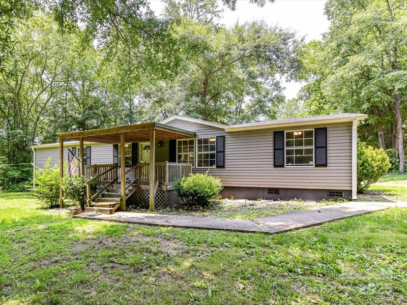 615 Hawley Rd, Mcconnells, SC 29726