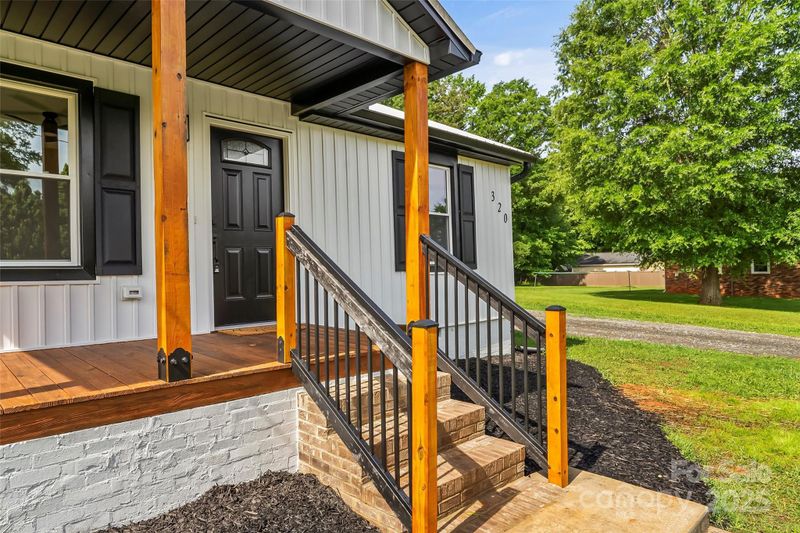 320 E Pine St, Maiden, NC 28650
