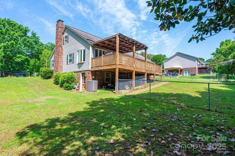 1276 Beechwood Dr, Newton, NC 28658