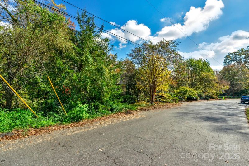 3125 Fairfax Dr, Charlotte, NC 28209
