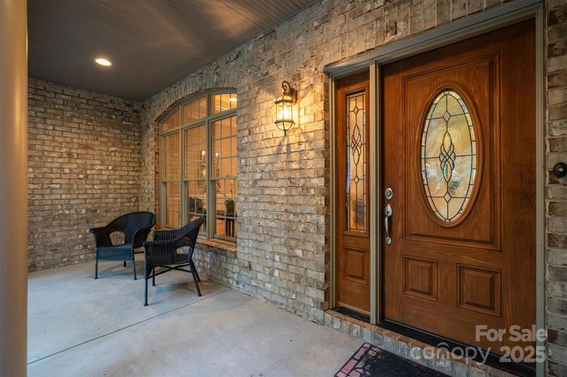9002 Fair Oak Dr, Sherrills Ford, NC 28673