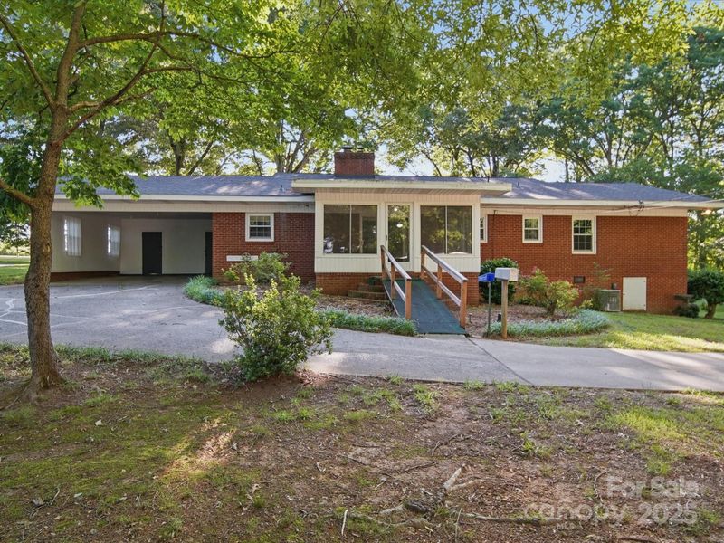 2216 Griffith Rd, Monroe, NC 28112
