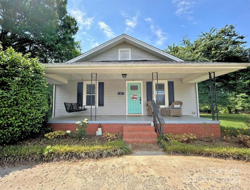 329 Highland Dr, Lincolnton, NC 28092