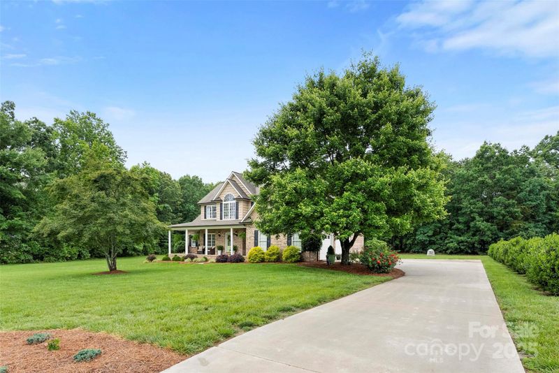 1533 Ohara Plantation Ct, Dallas, NC 28034