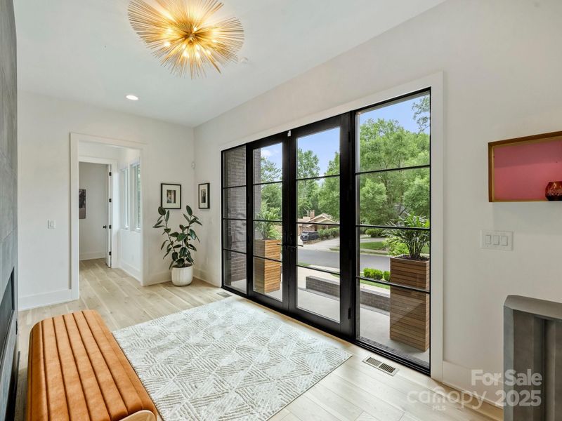 112 Manning Dr, Charlotte, NC 28209