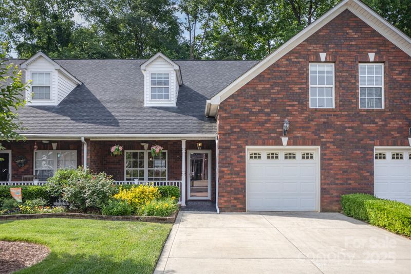 121 Quality Dr, Mount Holly, NC 28120