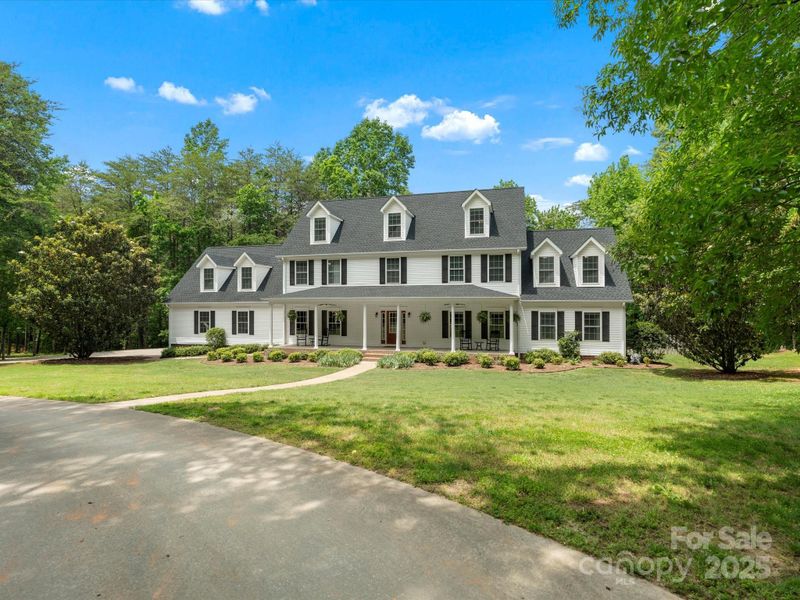 1010 Arabian Farm Rd, Clover, SC 29710