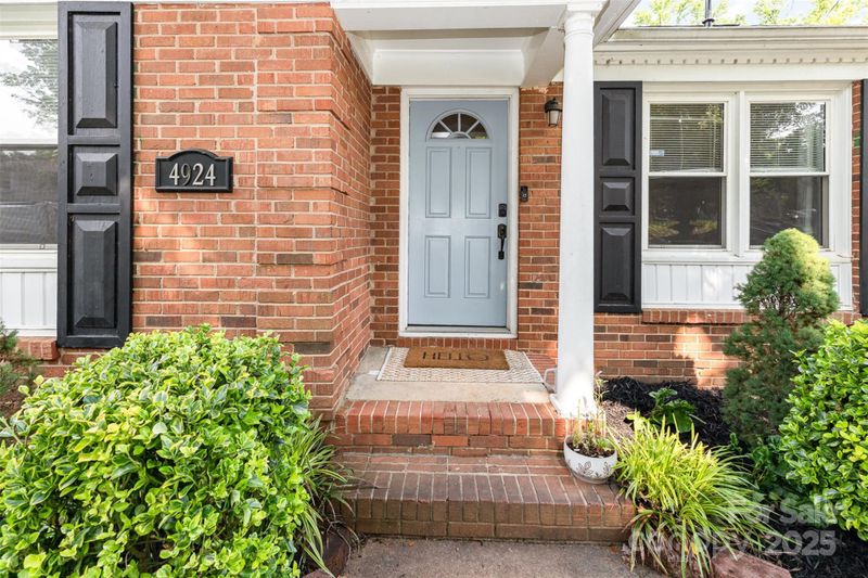 4924 Farm Pond Ln, Charlotte, NC 28212
