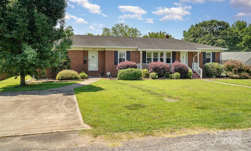 300 Caldwell St, Kannapolis, NC 28083