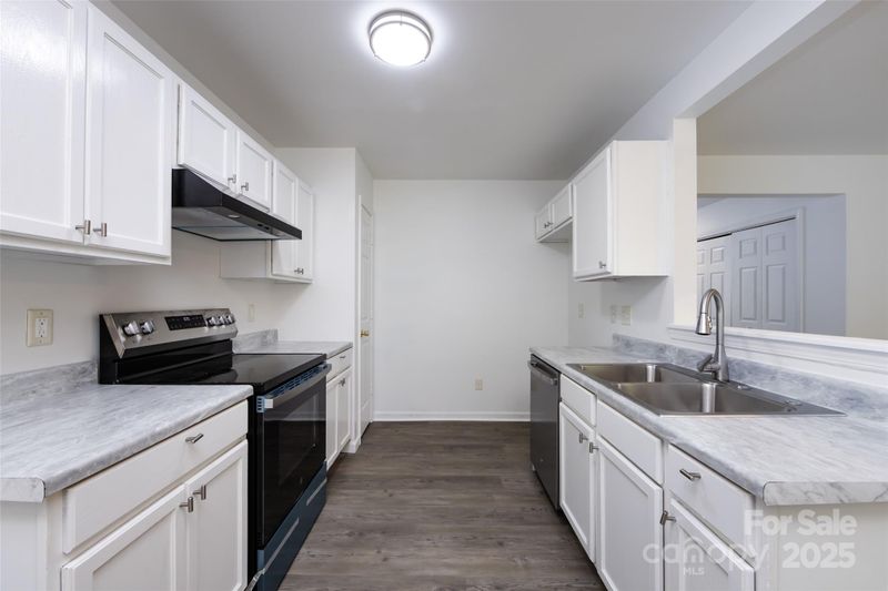 5343 Esther Ln, Charlotte, NC 28214
