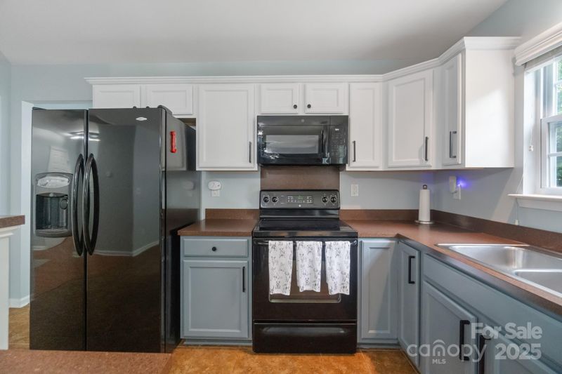 4002 Paddle Wheel Ln, Indian Trail, NC 28079