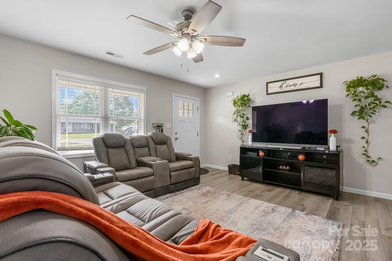 2411 28th St NE, Hickory, NC 28601