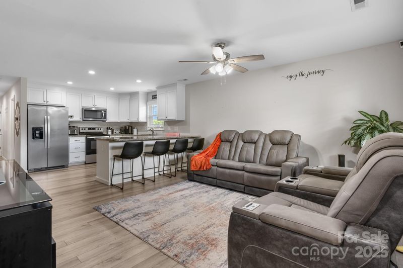 2411 28th St NE, Hickory, NC 28601