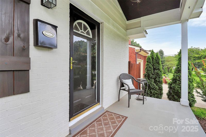 2421 Shamrock Dr, Charlotte, NC 28205