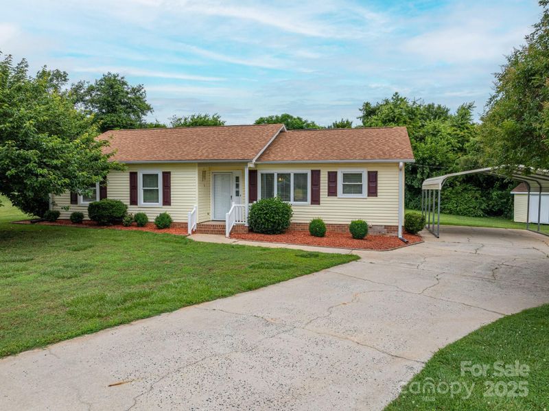3537 Heather Ln, Gastonia, NC 28056
