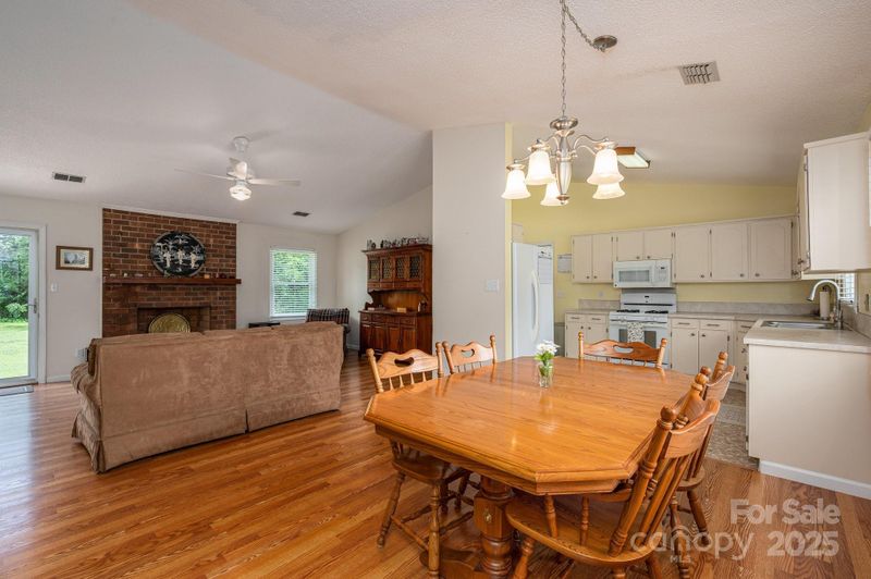 3537 Heather Ln, Gastonia, NC 28056