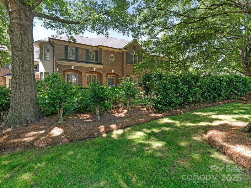 4026 Barclay Downs Dr, Charlotte, NC 28209