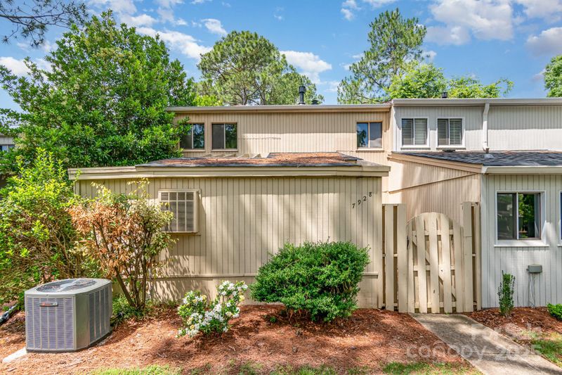 7928 Horse Chestnut Ln, Charlotte, NC 28277