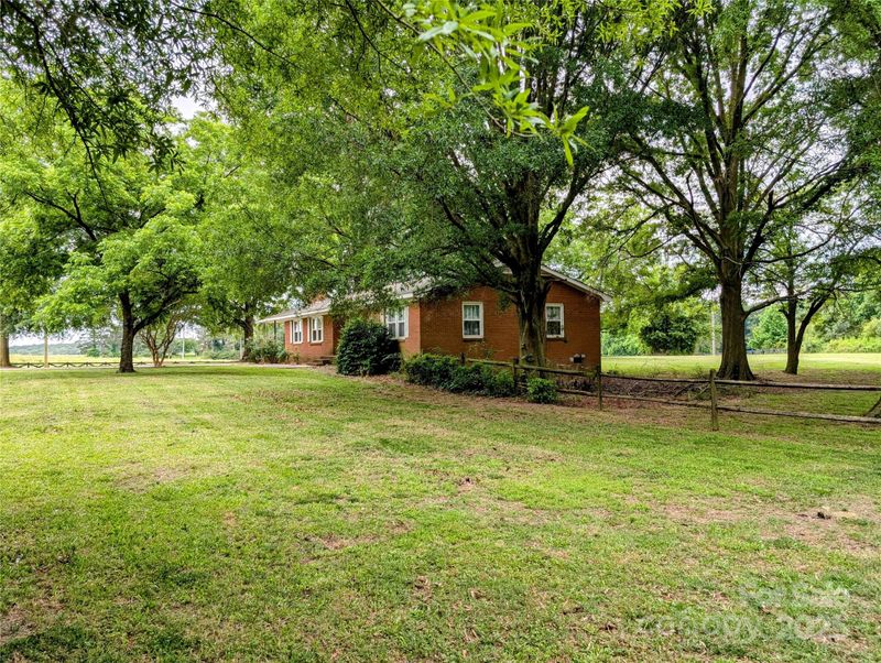 5628 White Store Rd, Wingate, NC 28174