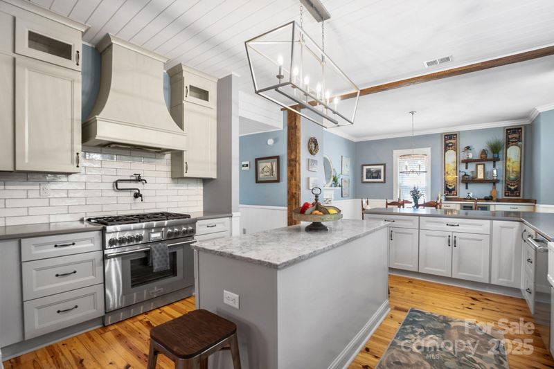 420 S Cedar St, Lincolnton, NC 28092